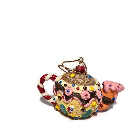 Set of 4 Cupcakes 2 Dept. 56 Cupcakes 2 Candy Teapots Made In China, - Picture 9 of 15